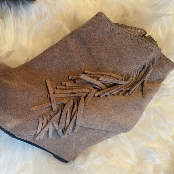 Used, super comfy suede wedge booties. Size 8.5. Vince Camuto Tecca. - Picture 5 of 9